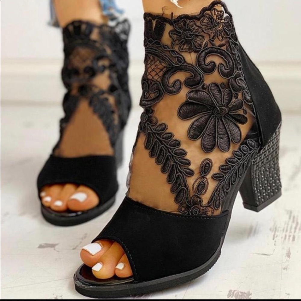 Brand new black lace size 9 heels